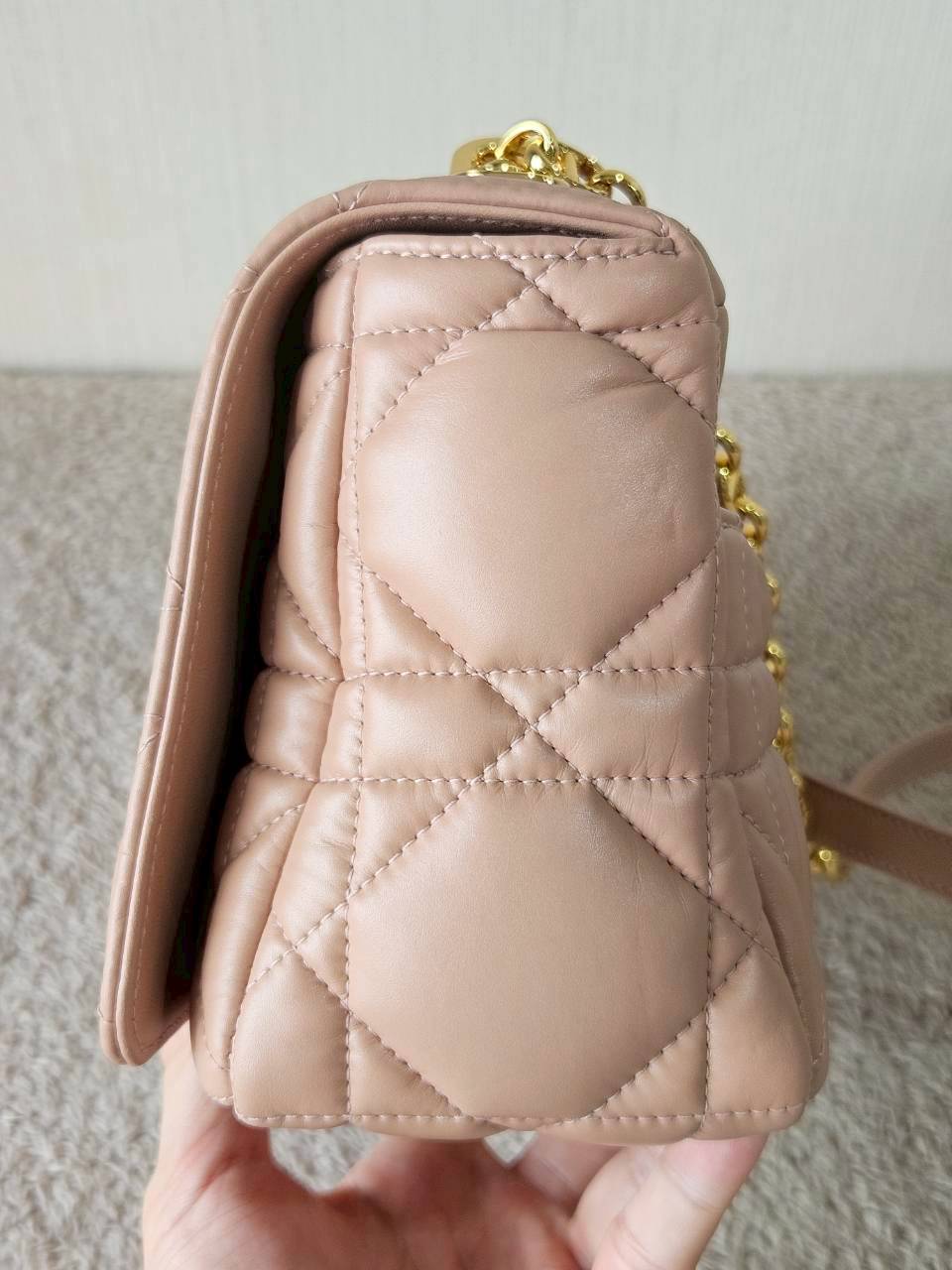 Dior caro medium