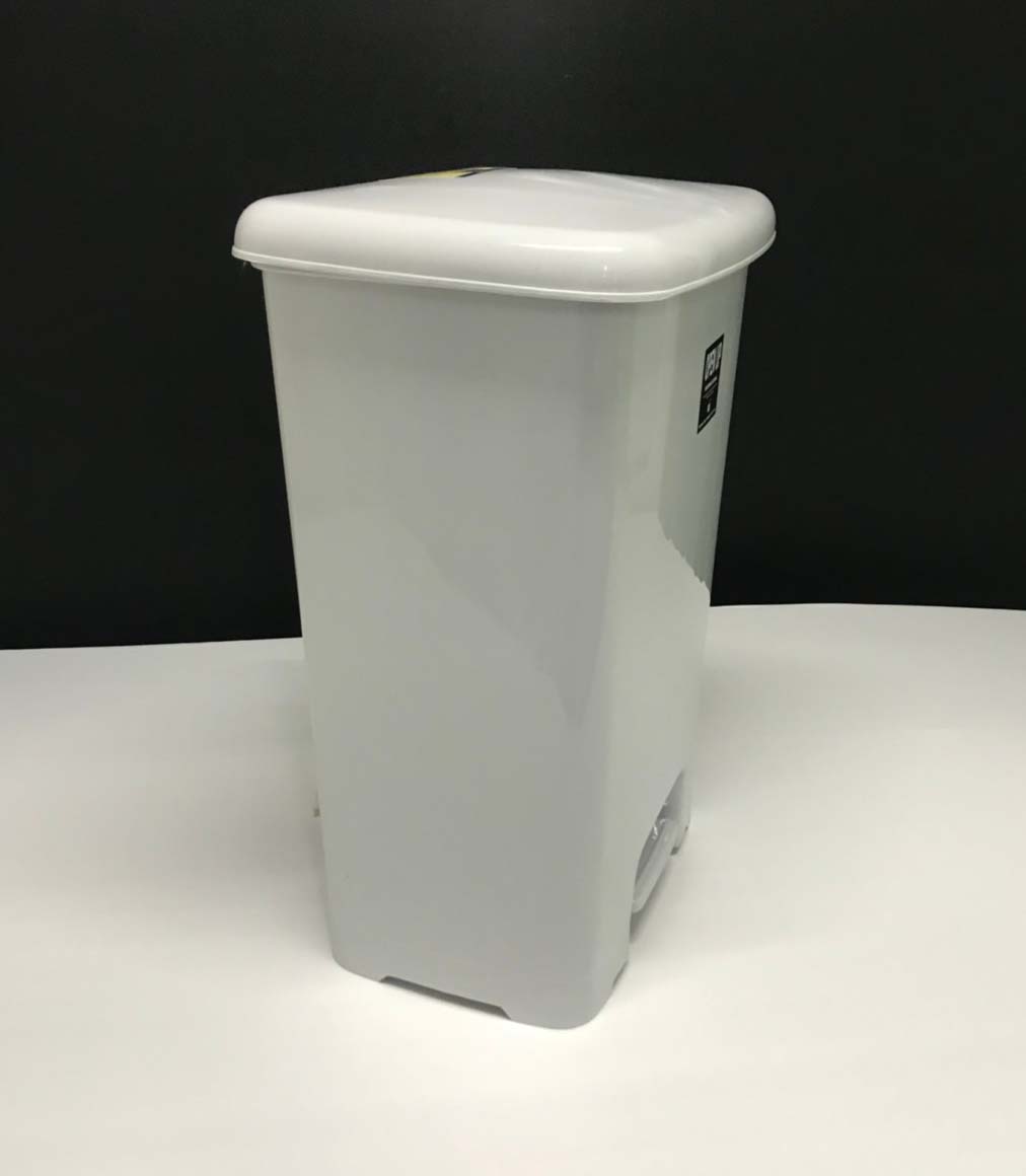 ถังขยะเท้าเหยียบ ทรงเหลี่ยม 42 ลิตร