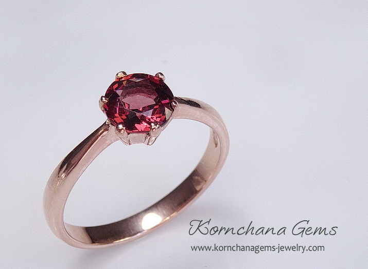 รับทำแหวนโรโดไลท์การ์เนทหรือโกเมน อัญมณีคนเกิดเดือนมกราคม ตามแบบเป็นพลอยสีชมพูอมม่วงหรืออมส้มเลือกเฉดสีได้ค่ะ เลือกสีตัวเรือนได้ตามต้องการ