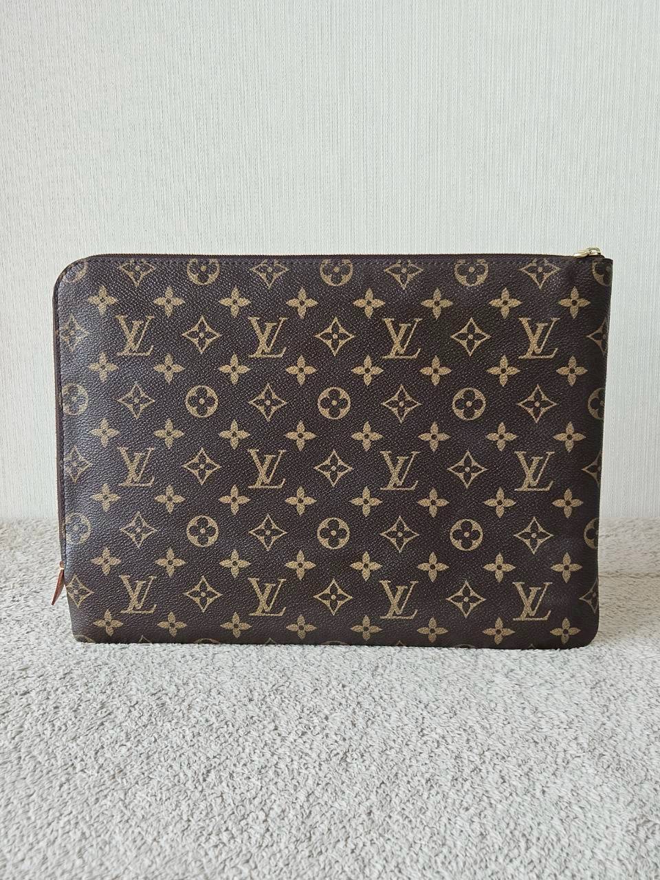 LV m44499 Etui Voyage MM Pouch microchip