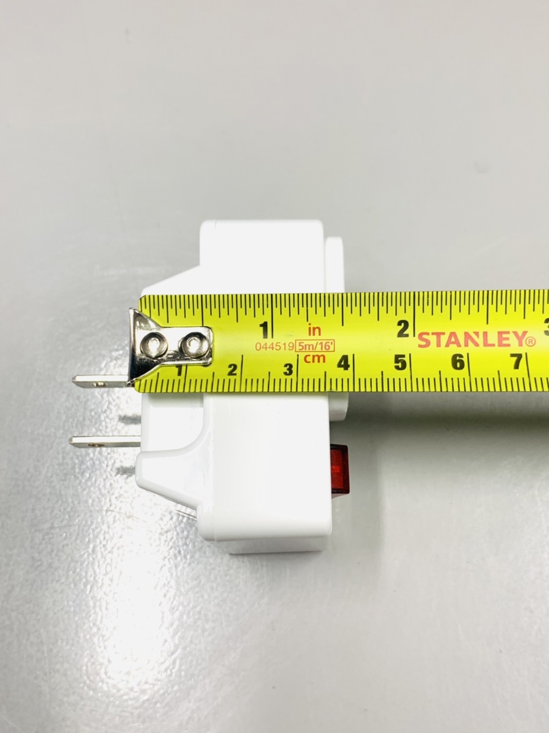 ปลั๊กแปลง มีสวิทซ์