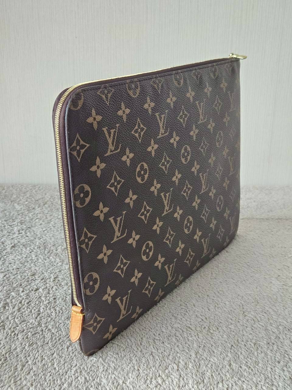 LV m44499 Etui Voyage MM Pouch microchip