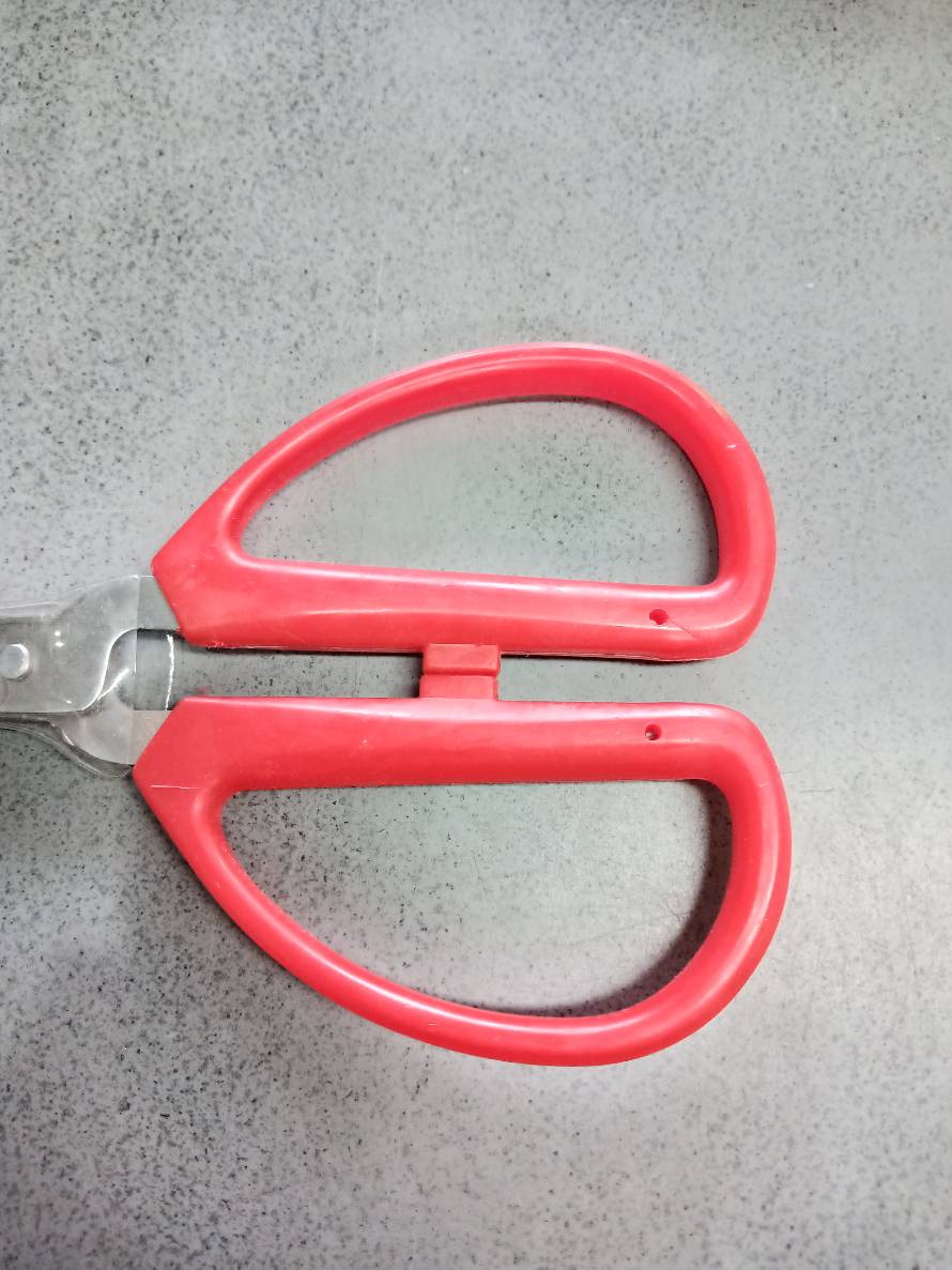 กรรไกรตัดผ้า STL ด้ามพลาสติก # 3