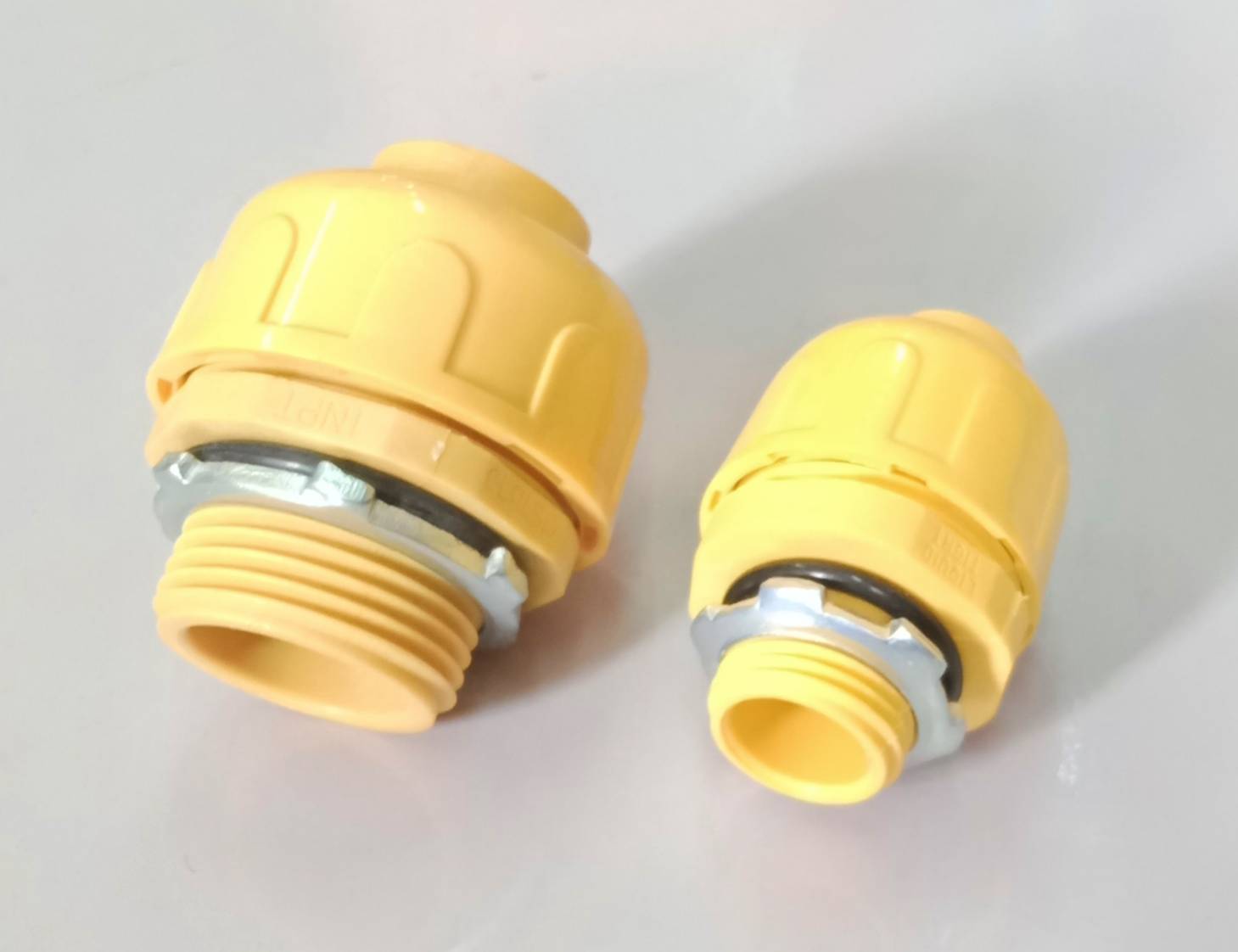 ข้อต่อท่อลูกฟูกสีเหลือง ตราช้าง