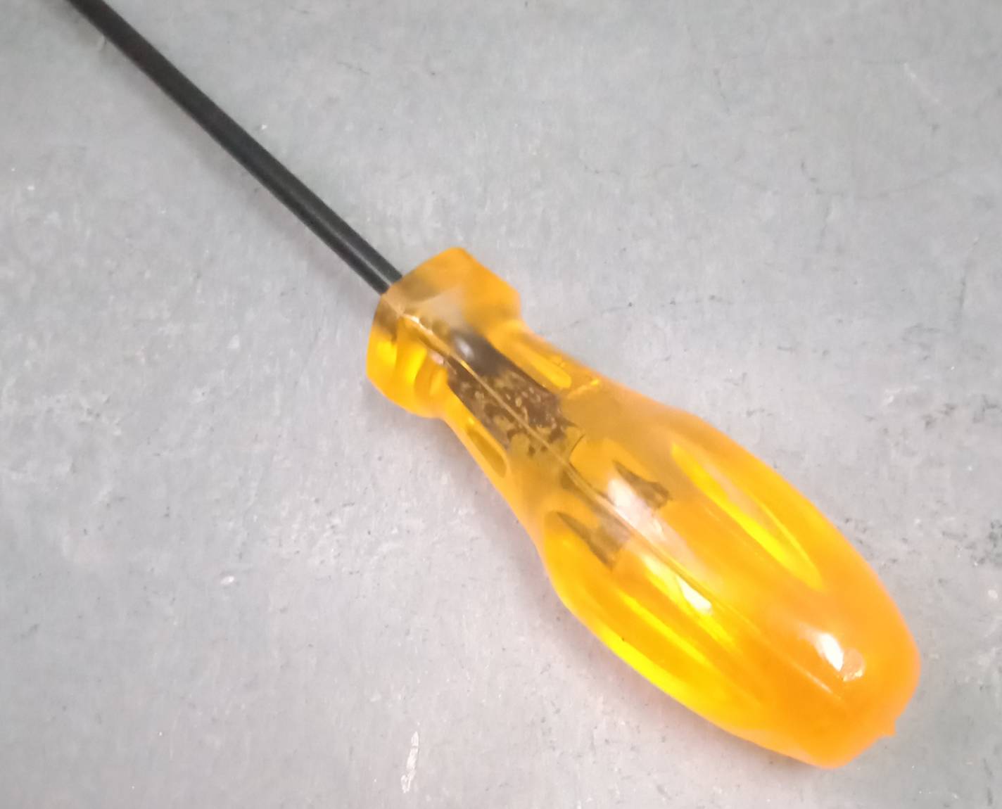 ไขควงแกนกลม ชุบดำ 4มิล x 10" (-) หัวแบน