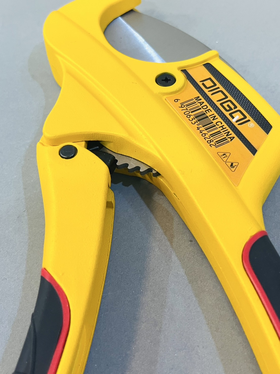 กรรไกรตัดท่อ พีวีซี 63มิล DingQi