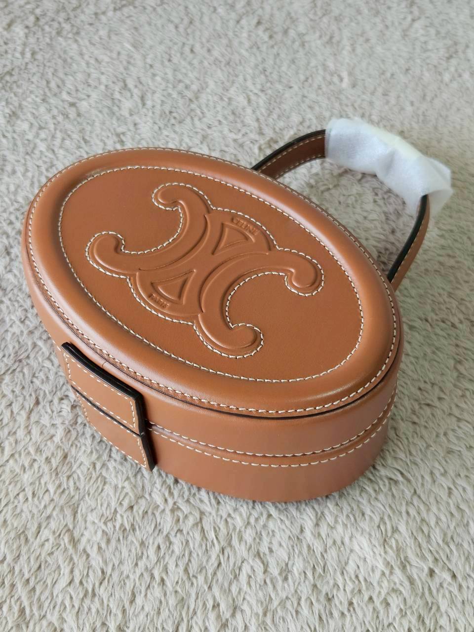 Celine Oval Minaudiere Cuir Triompe