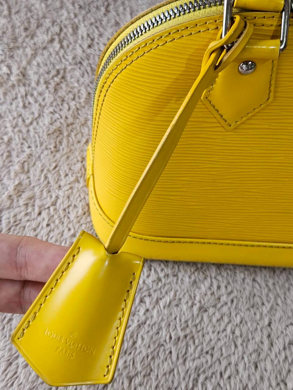 LV Alma BB EPI สีเหลือง