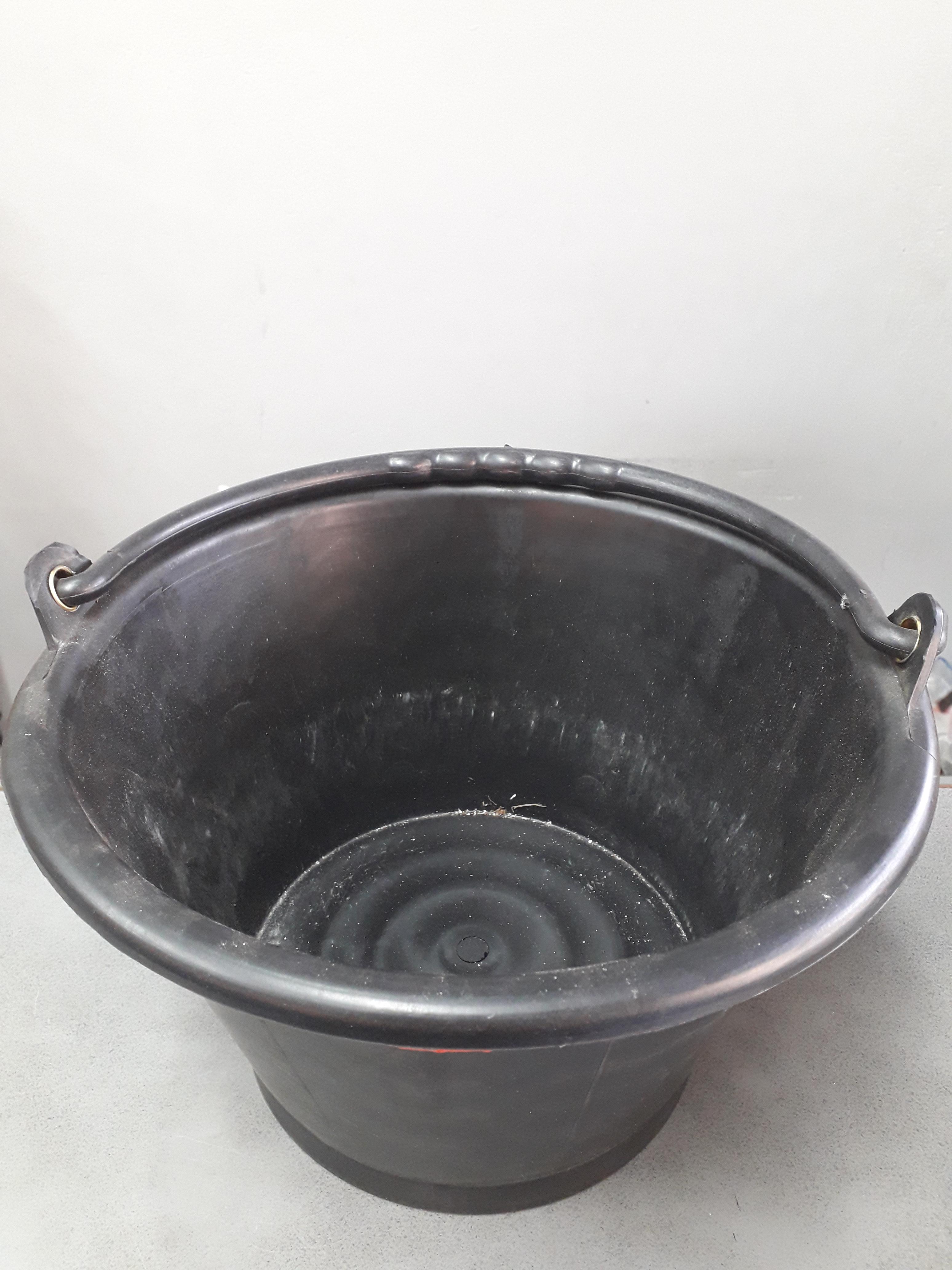 ถังปูนดำ