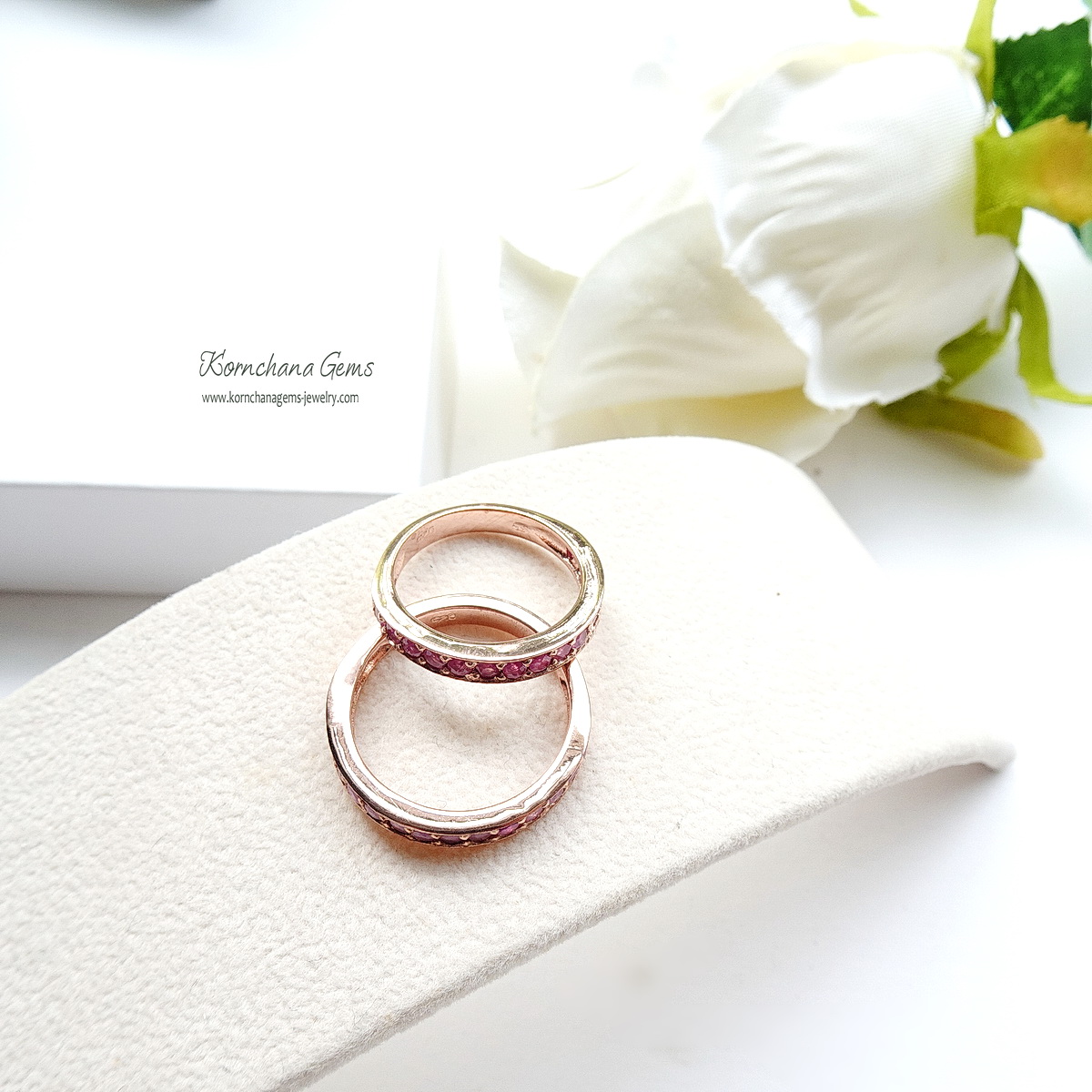 แหวนแถวทับทิมพม่าสีชมพูหวานเจี๊ยบ น่ารัก ตัวเรือนเงินแท้ silver925 สีพิงค์โกลด์ ใส่ติดนิ้วได้ทุกวัน ใส่วงเดียวหรือใส่เป็นคู่ก็สวย