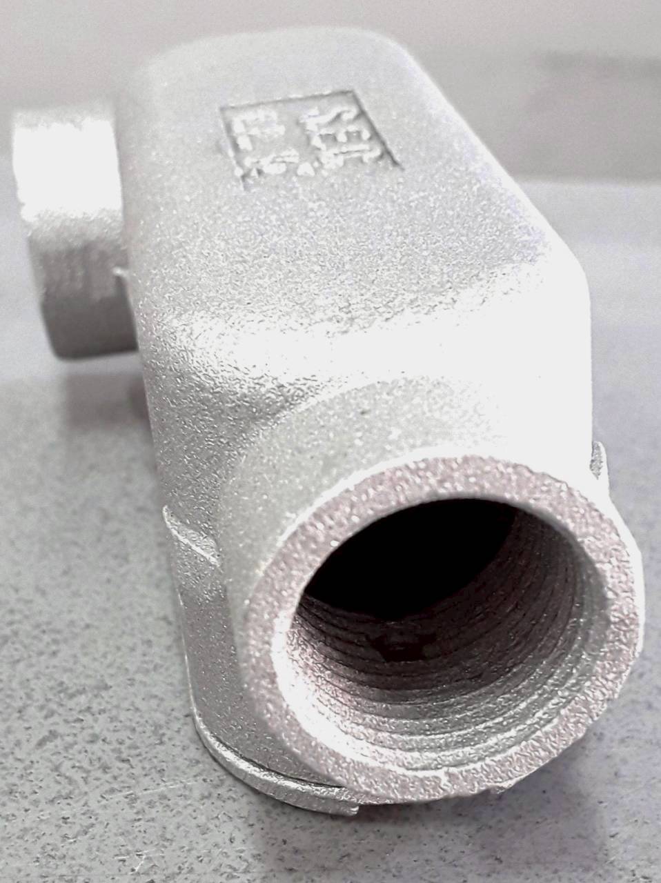 ข้อต่อ LL (ฝาปิดน็อตยึด)