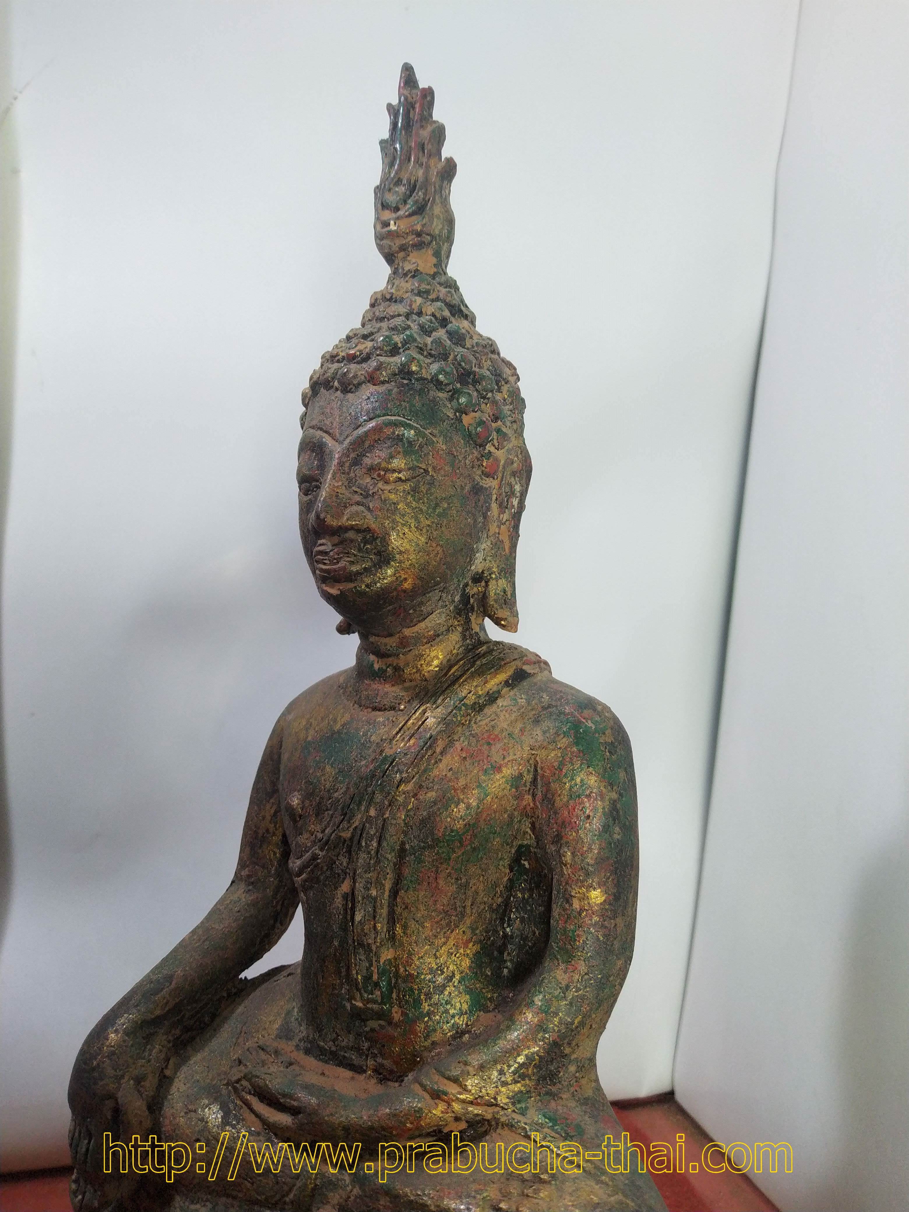 พระกำแพงสามขา ฐาน 6 นิ้ว เนื้อสำริดสภาพเก่า