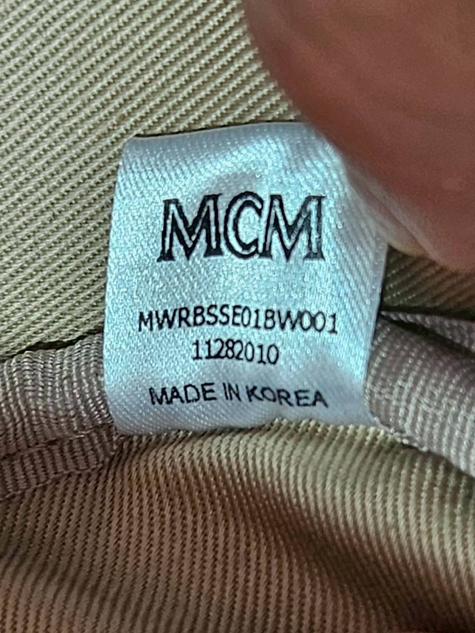 MCM Essential Pouch Orginal Black White