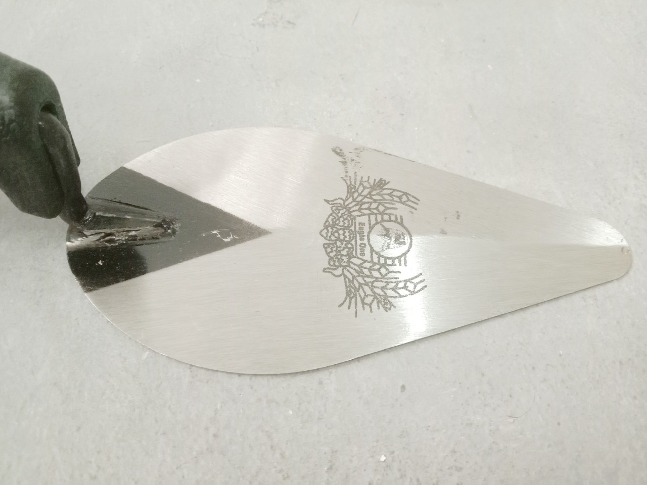 เกียงแหลม ด้ามยาง Eagle One