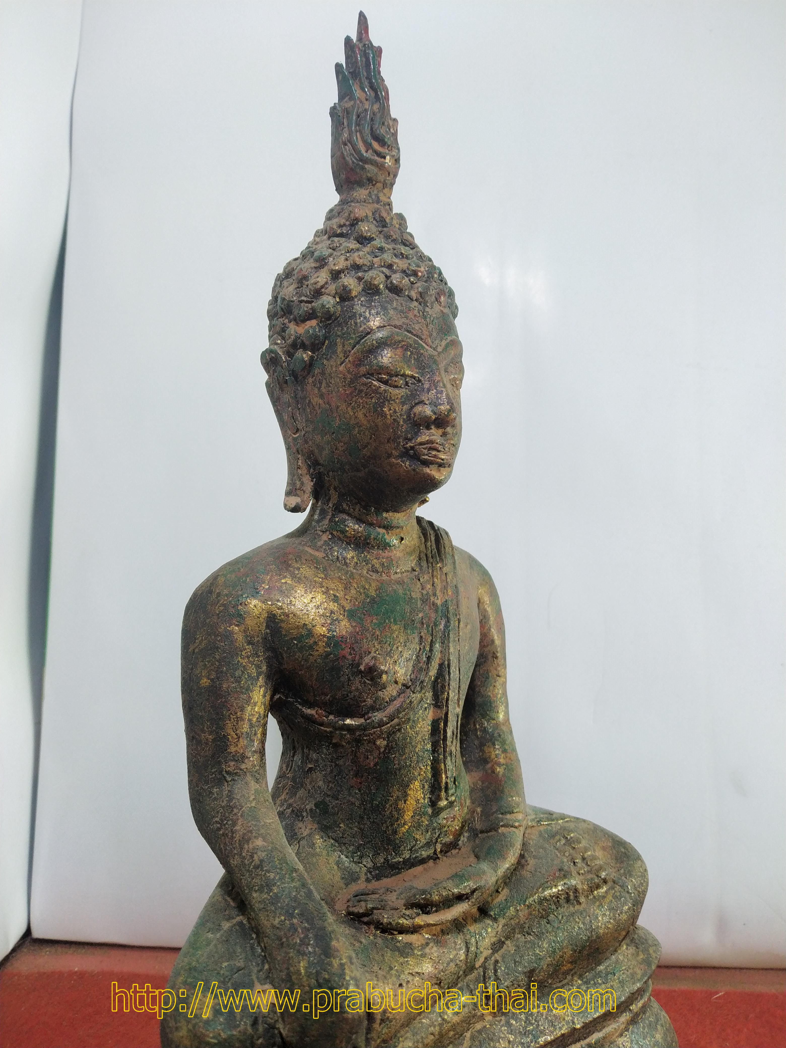 พระกำแพงสามขา ฐาน 6 นิ้ว เนื้อสำริดสภาพเก่า