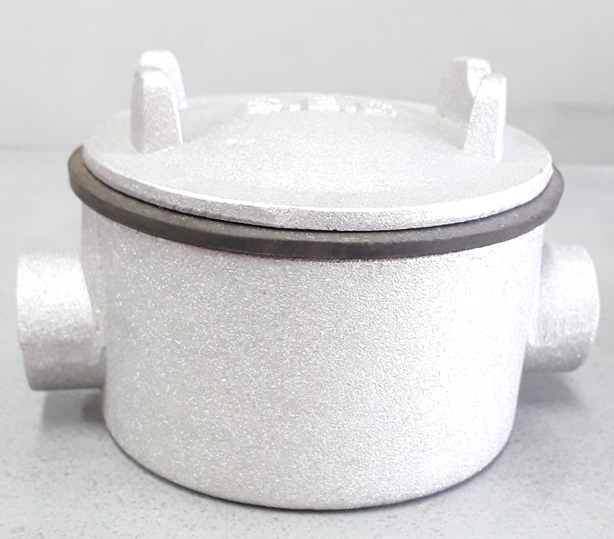 บ็อกกลมกันน้ำ 1/2" - 3/4" 2ทาง