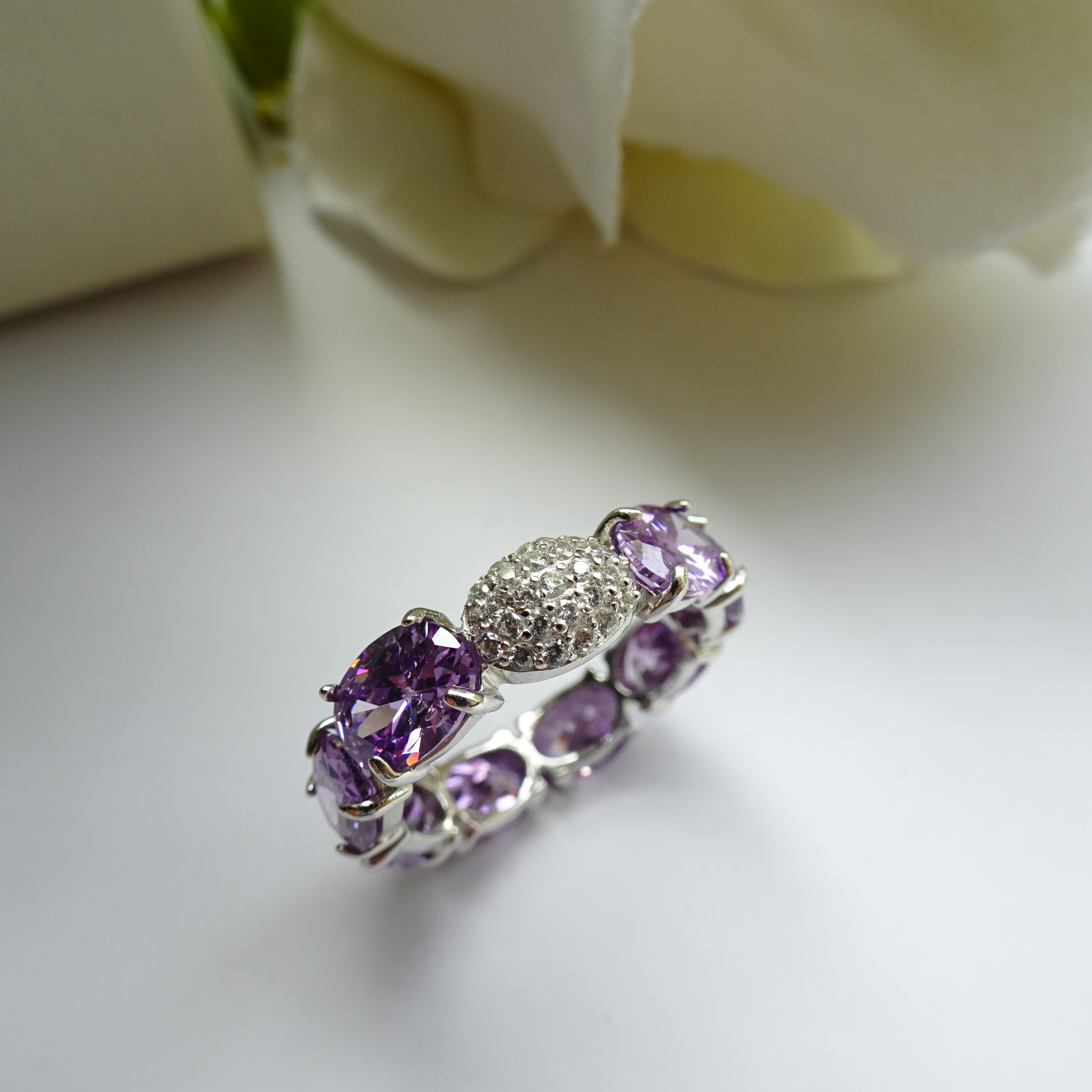 แหวนเพชรCZ สีม่วงสวย ฝังเพชร cz รอบวงเก๋มาก ตัวเรือนเงินแท้ silver925 ชิ้นงานปราณีต รับประกันคุณภาพสินค้า