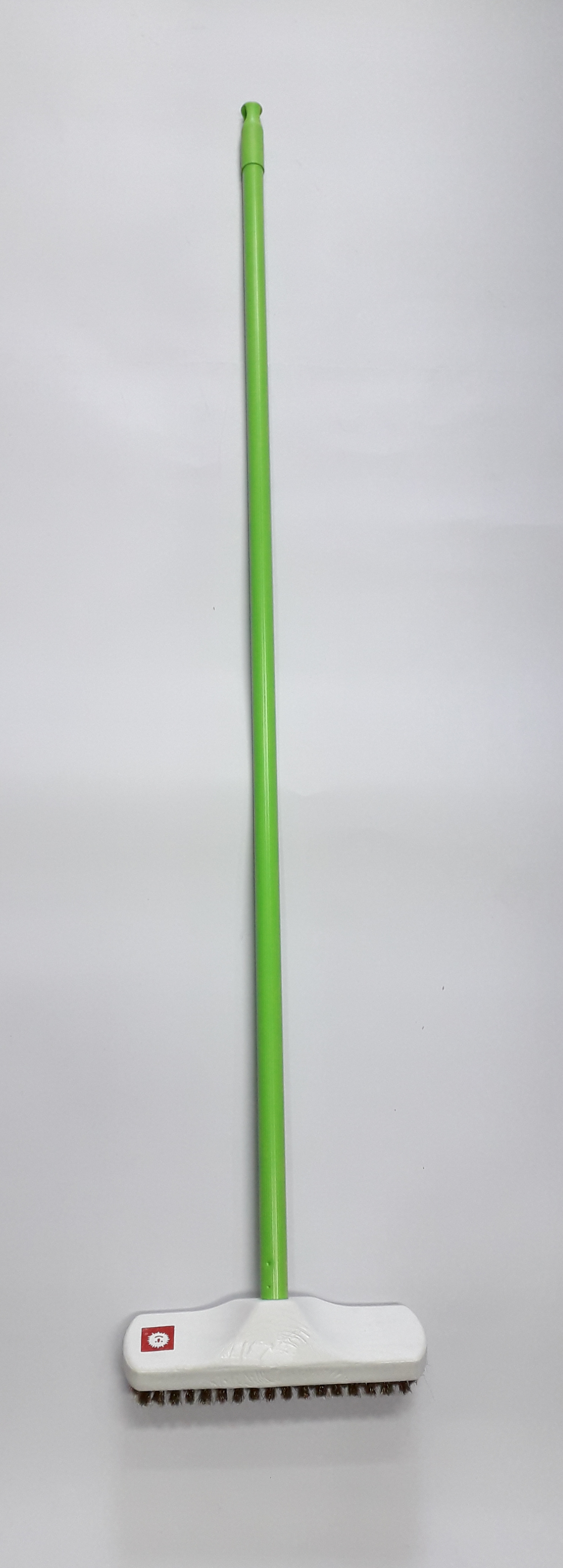 แปรงขัดพื้นขนทองเหลืองพร้อมด้าม