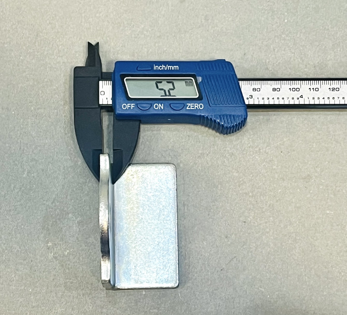 หูสายยูชุบซิงค์ มุมฉาก ใหญ่หนา (แพค2ตัว)