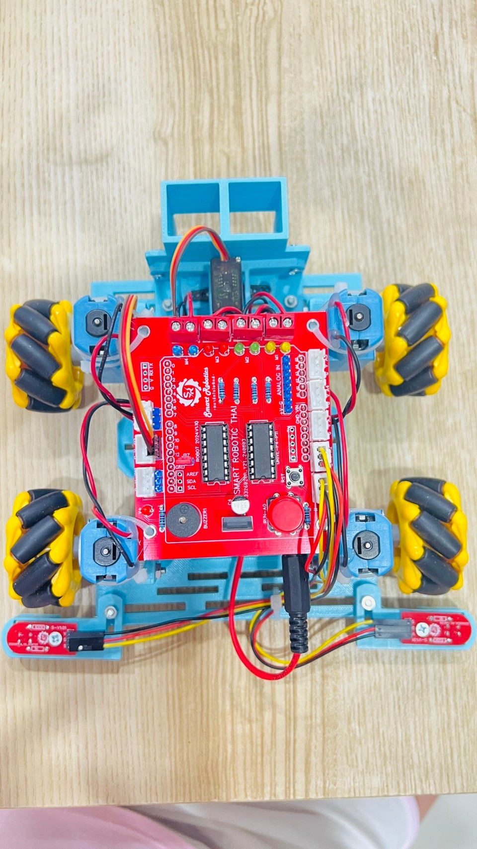 หุ่นยนต์ระดับกลาง พร้อมบอร์ดขับหุ่นยนต์ SMR V1.10