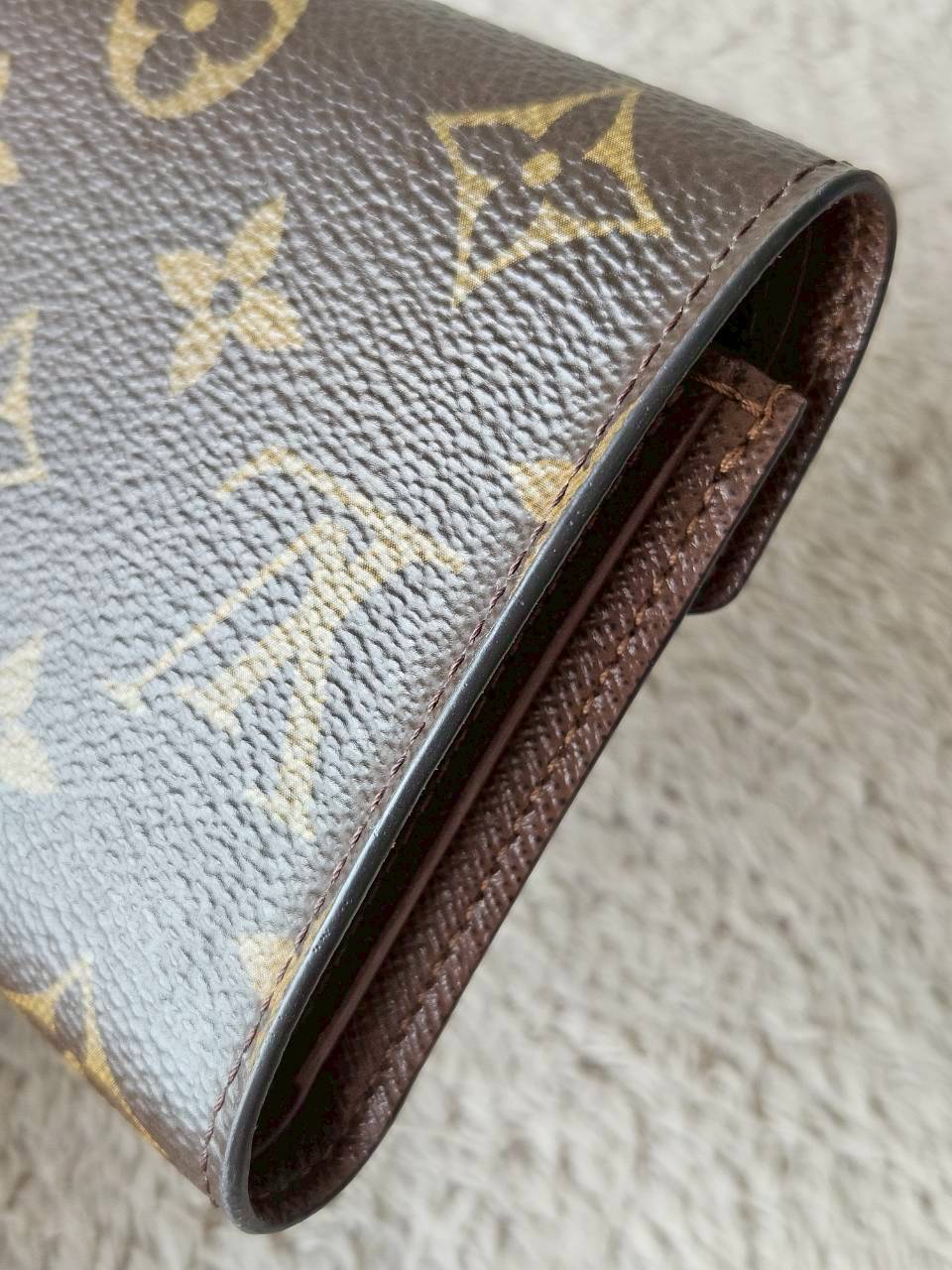 LV Victorine Mono