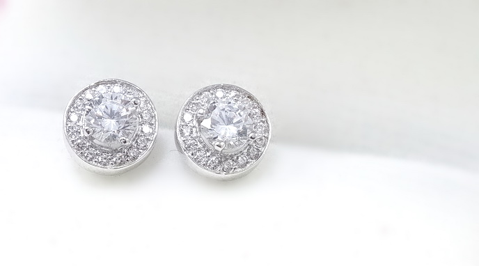 เซ็ทสร้อยคอเงินแท้ silver 925 ในเซ็ทประกอบด้วยสร้อยคอพร้อมจี้เพชร,ต่างหูเพชร และแหวนเพชร cz (cubic zirconia) เกรดพรีเมี่ยม