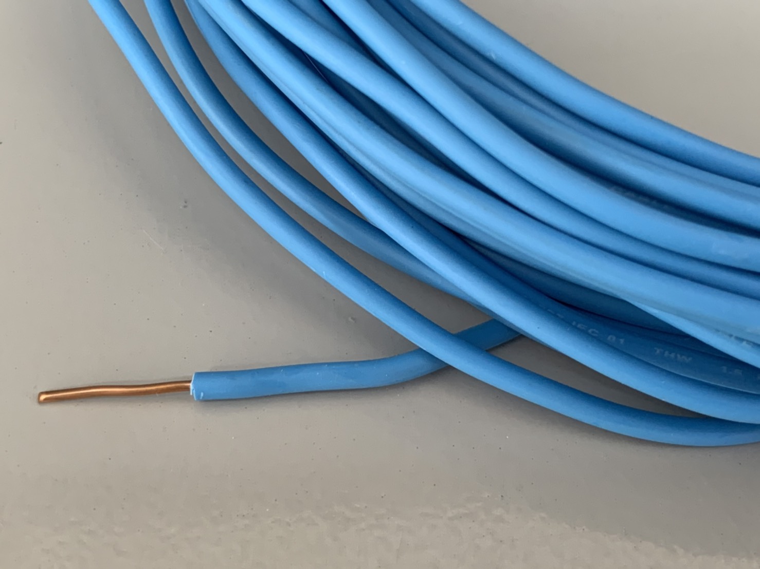 สายเดี่ยว THW 2.5 sq.mm. (แบ่งเมตร)