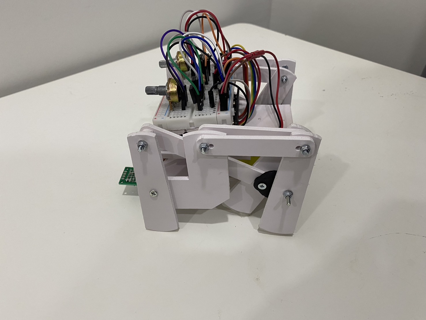 หุ่นยนต์เดินตามเส้น 6ขา รุ่น AR-2ื (ขึ้นเนินได้) 2024