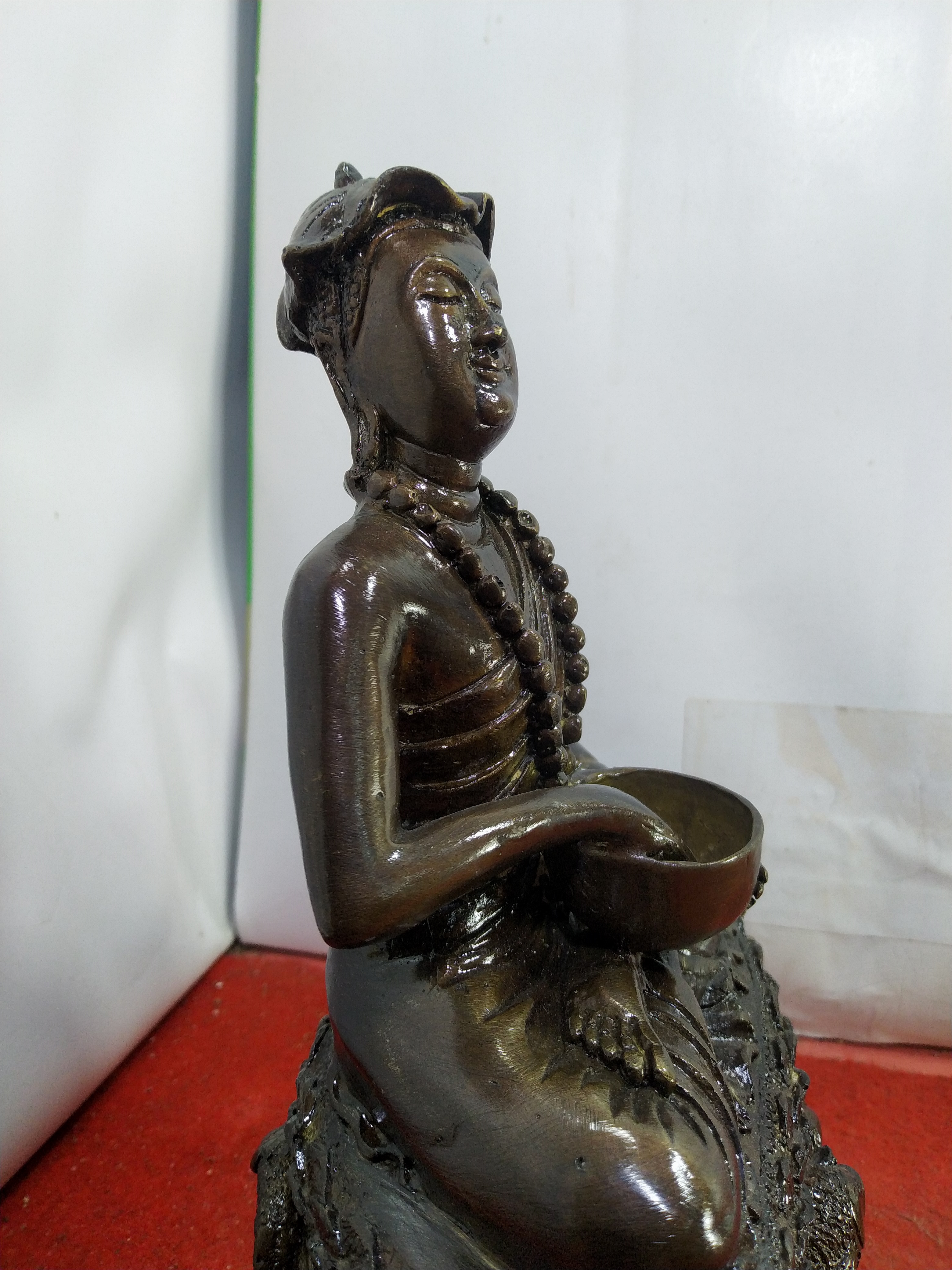 พระอุปคุต ปางจกบาตรหยุดตะวัน ฐาน 6 นิ้ว ด้านหลังลายมังกร