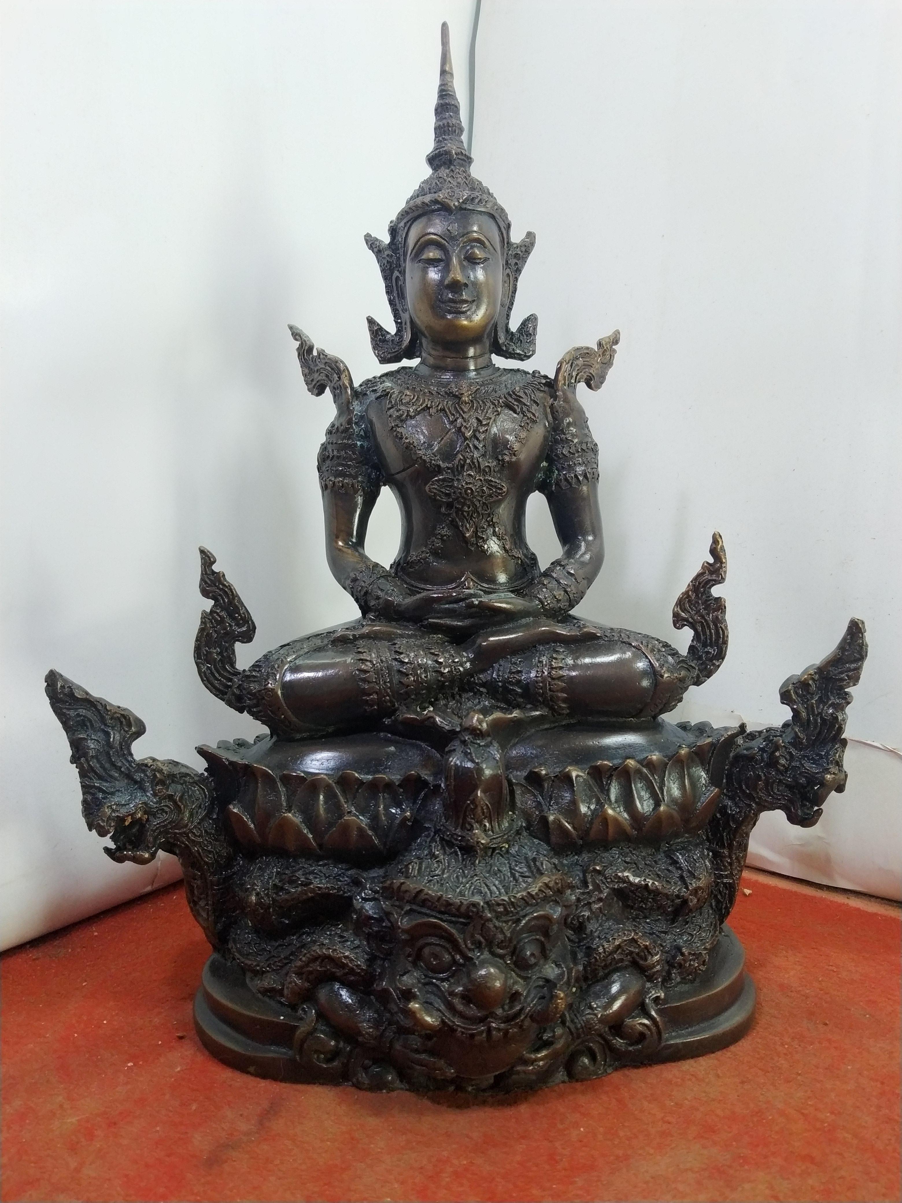 สมเด็จพระมหาจักรพรรดิ์ สมเด็จองค์ปฐม มหาจักรพรรดิทรงเครื่อง ประทับพระราหูนาคเกี้ยว เนื้อโลหะทองเหลือง ผิวมันปู