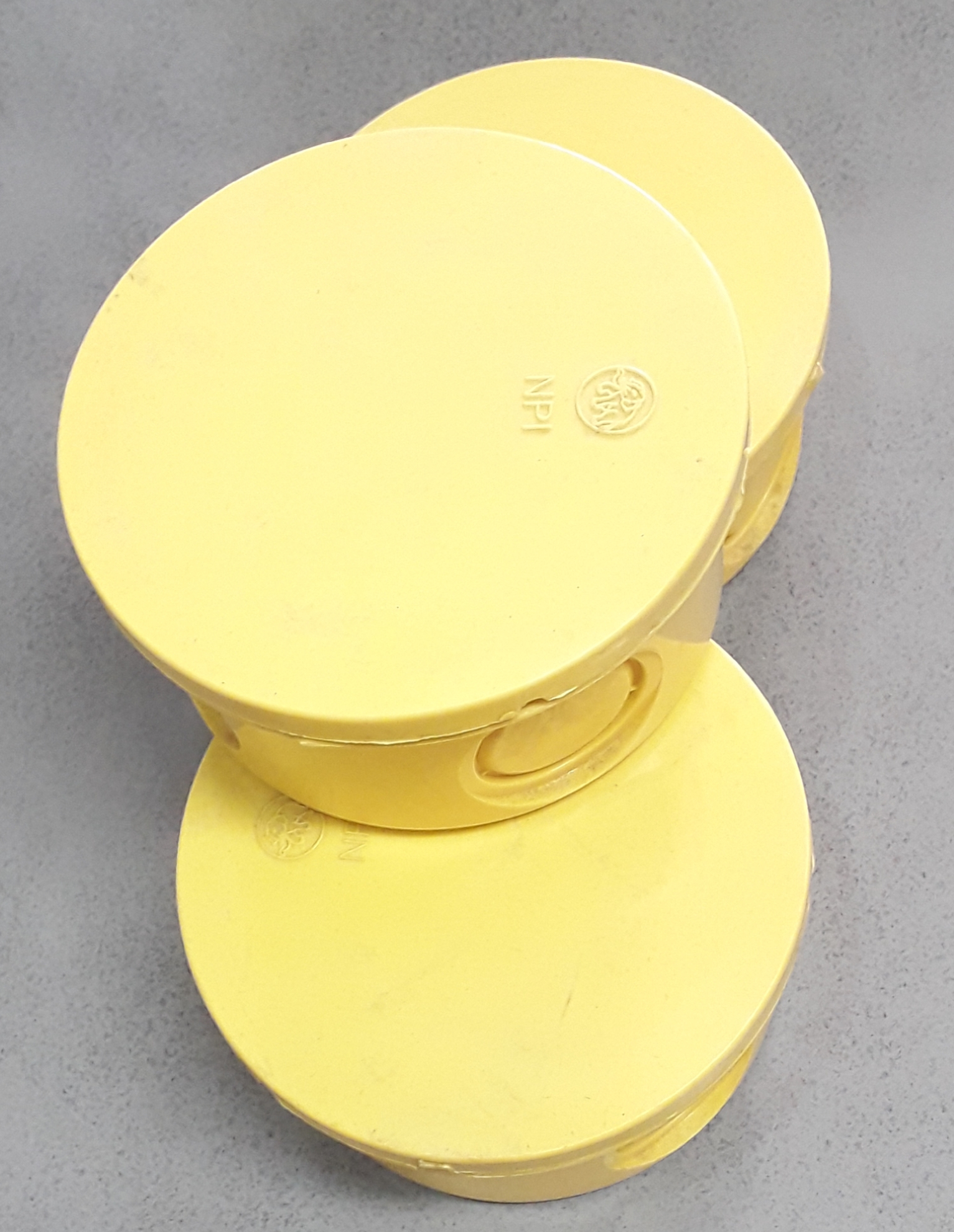 กล่องพักสายกลมสีเหลือง ตราช้าง