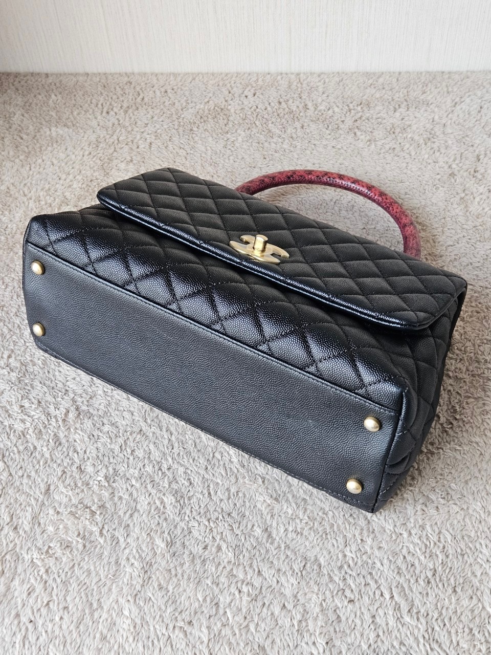 Chanel Coco 10.5 Caviar Lizard holo26