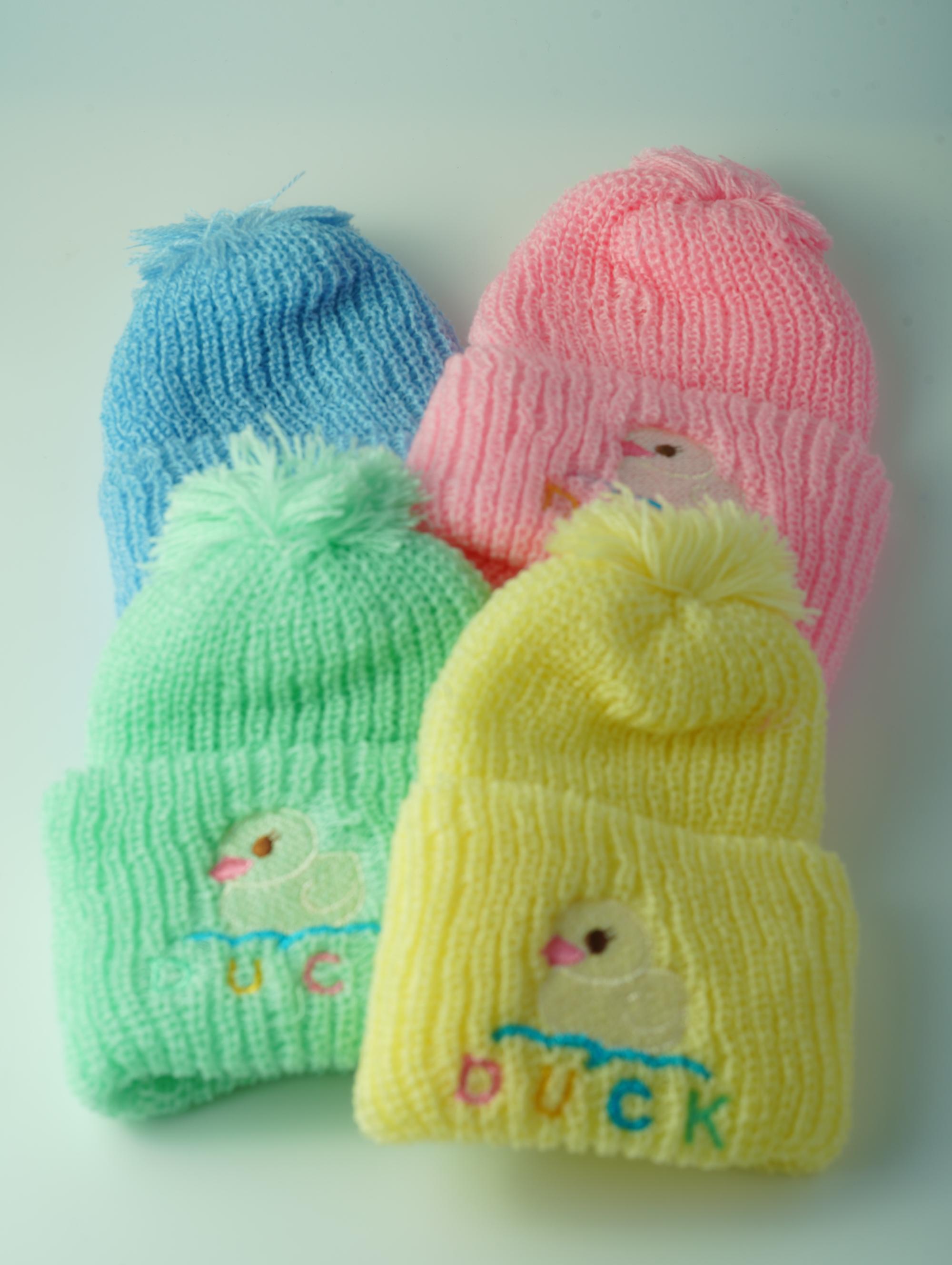 ขายส่ง หมวกไหมพรมเด็กแรกเกิด รุ่นหมวกพื้นสี ปักเป็ด(ราคาต่อโหล) nongnini1988