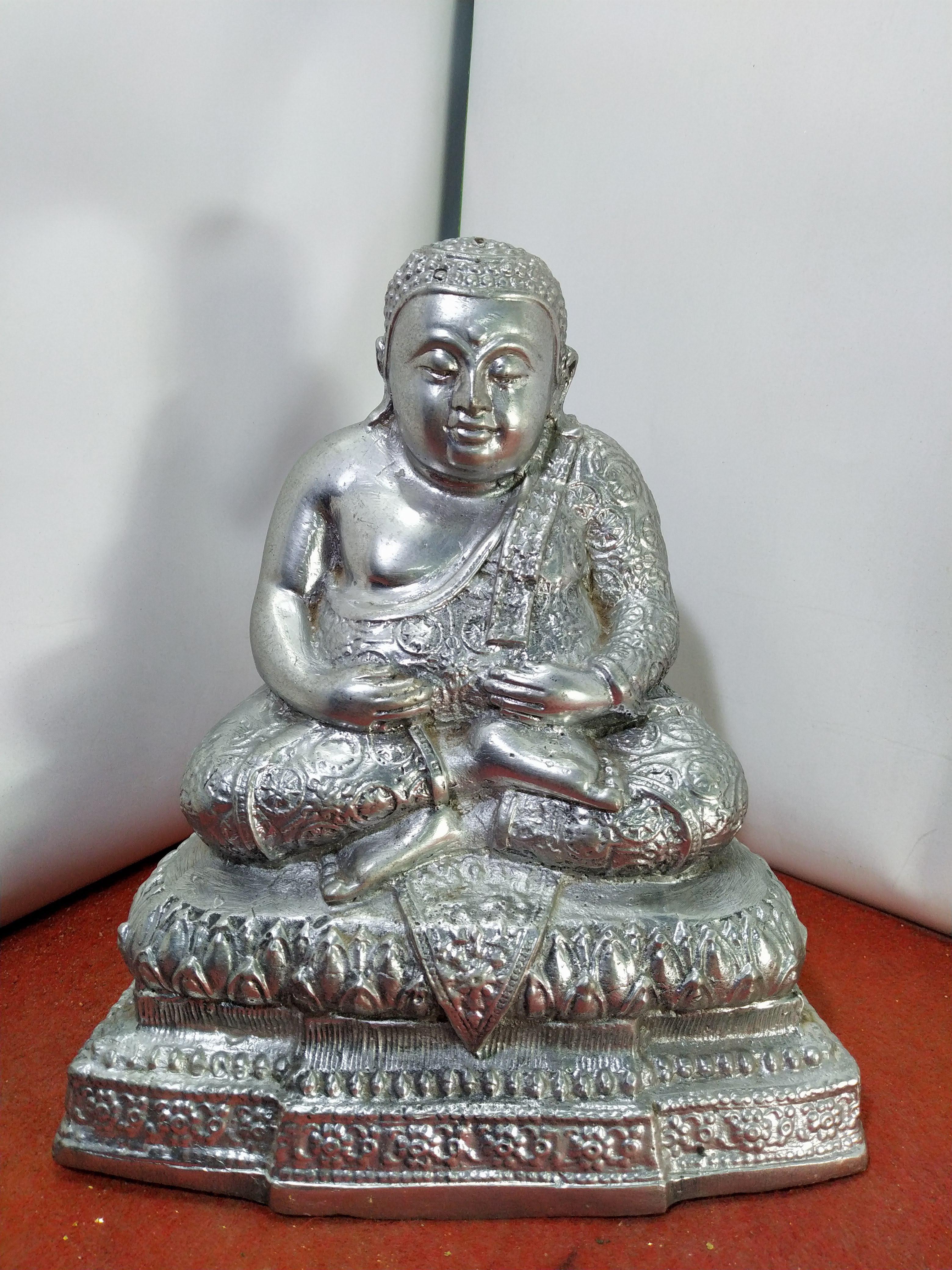 พระสังกัจจายน์ ปางอุ้มทรัพย์ หน้าตัก ๕ นิ้ว เนื้อสำริดเงินยวง