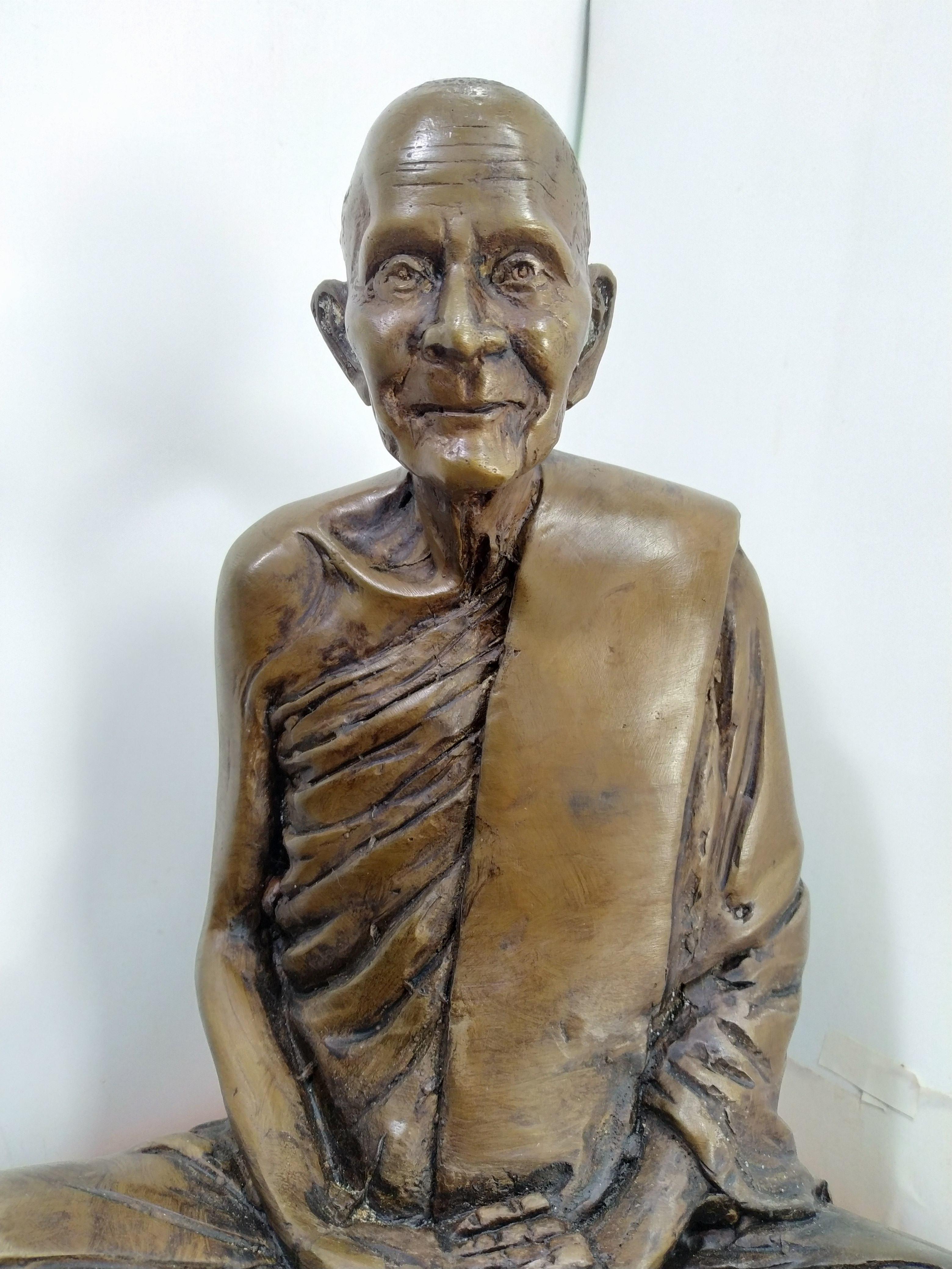 หลวงปู่ขาว อนาลโย วัดถ้ำกลองเพล จ.หนองบัวลำภู หน้าตัก 8 นิ้ว