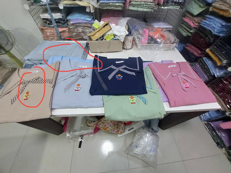 เดรสคลุมท้องสีกรม ปกแหลม มีสายผูกหลัง เนื้อผ้าดี ผ้านิ่ม ใส่สบายมากๆค่ะ(XXL เหมาะสำหรับคุณแม่ไซส์ใหญ่ค่ะ)