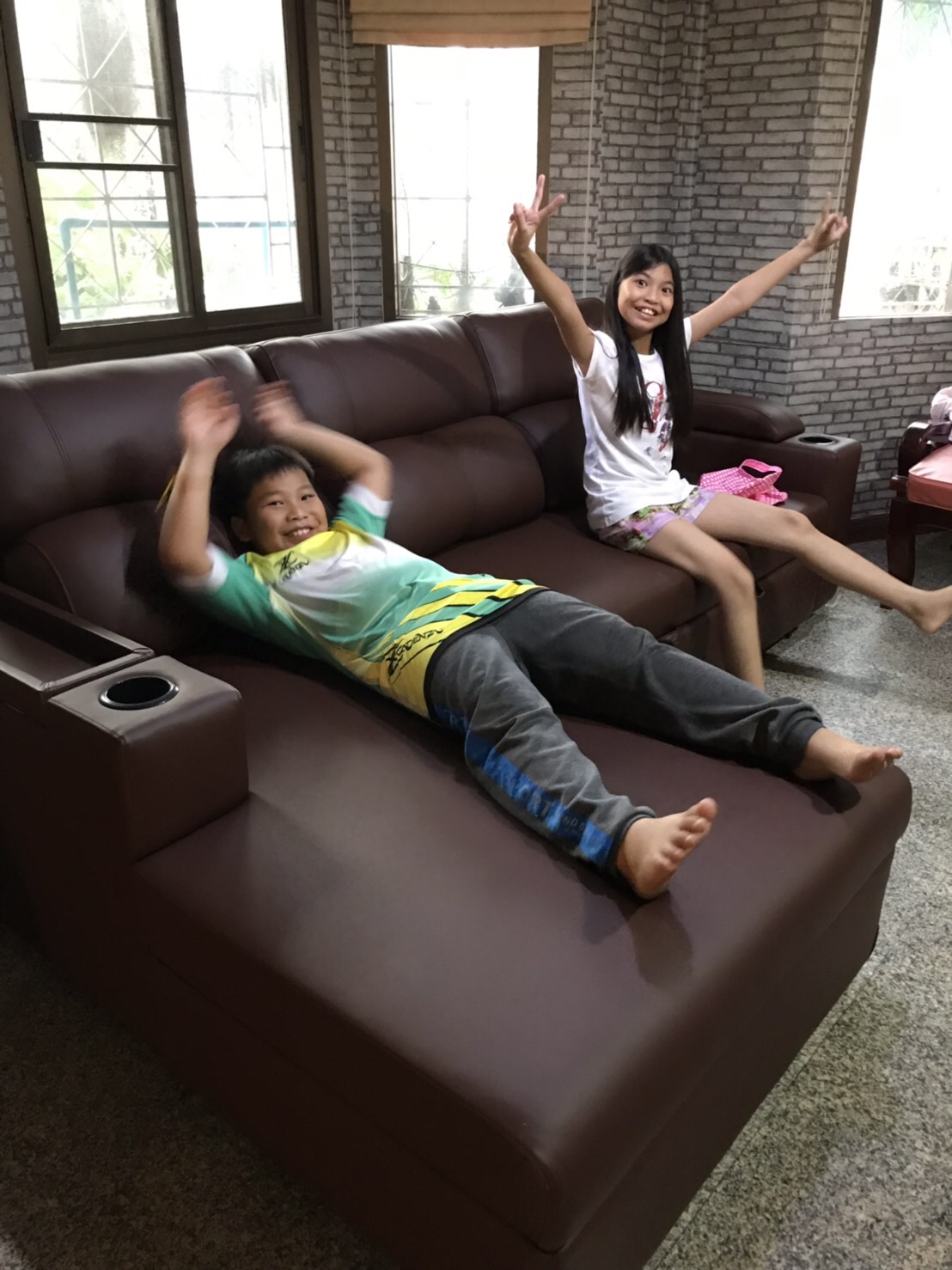 โซฟาเบด 3 ที่นั่ง L-shape ดึงสไลด์ ปรับนอนได้ (หนังPU) รุ่นปารีส