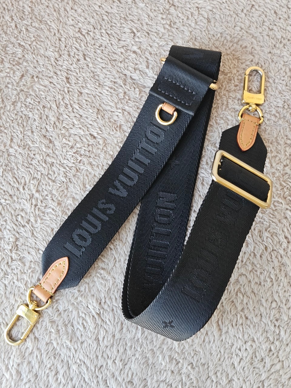 LV J02487 สายสะพายไหล่ Bandoulière สีดำ