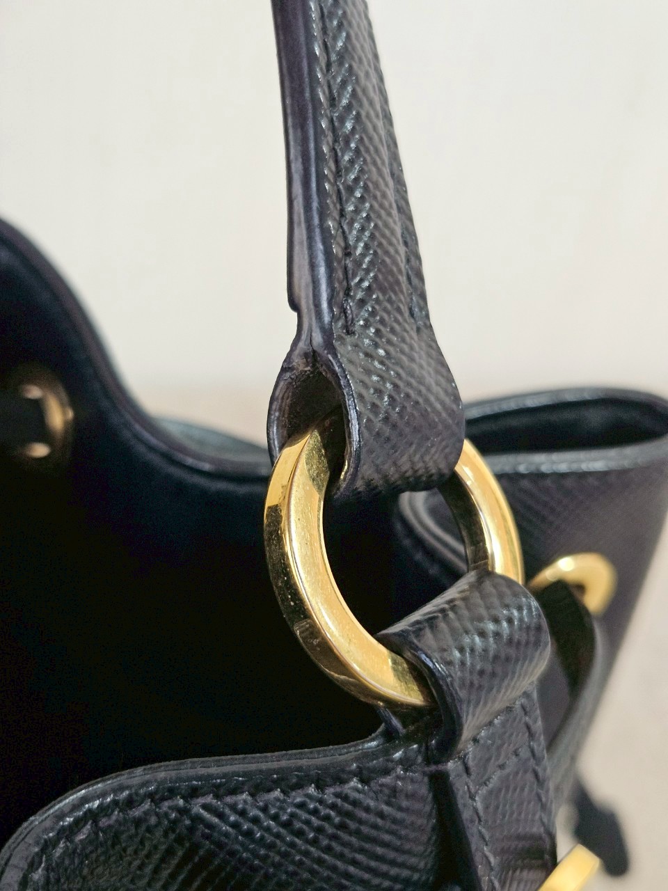 Prada Bucket Bag in Saffiano Leather Nero