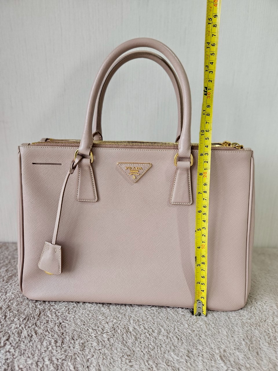 Prada Saffiano 35 Cameo