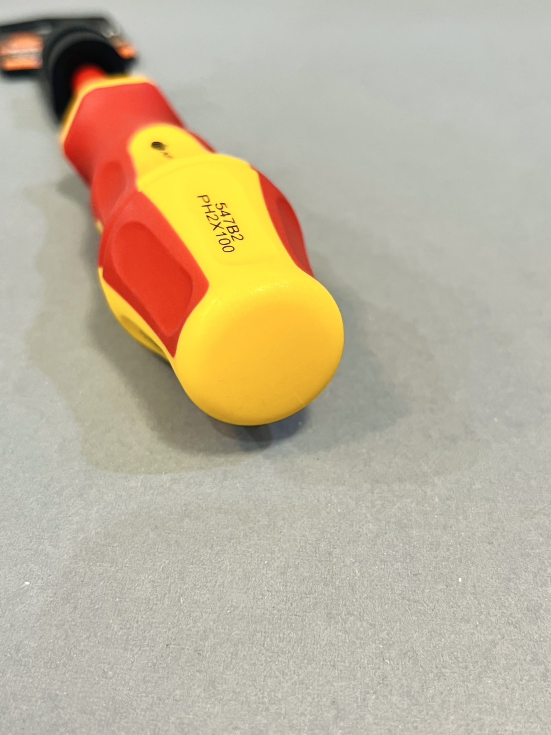 ไขควงหุ้มฉนวน (+)