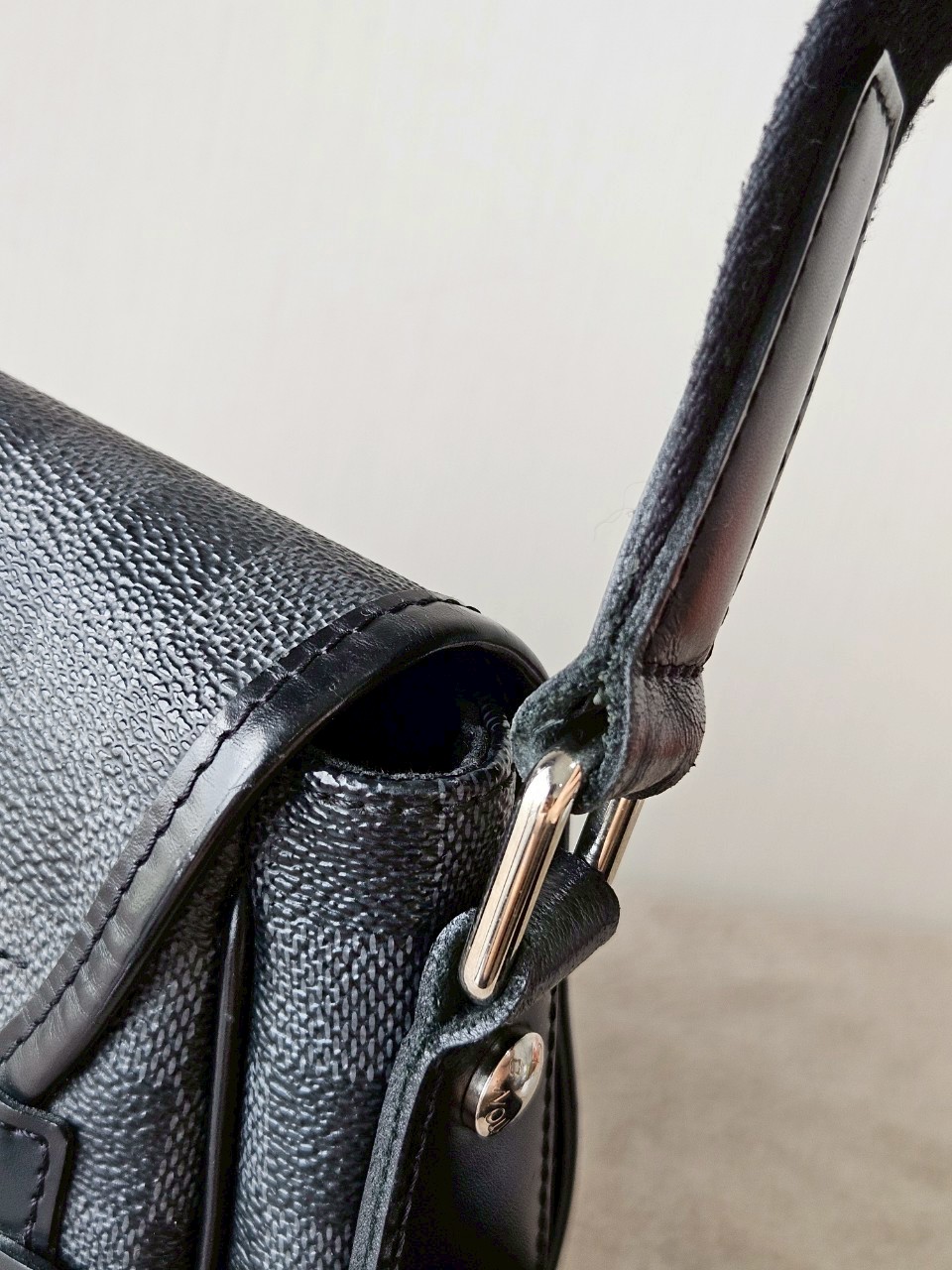 LV District GM Damier Graphite