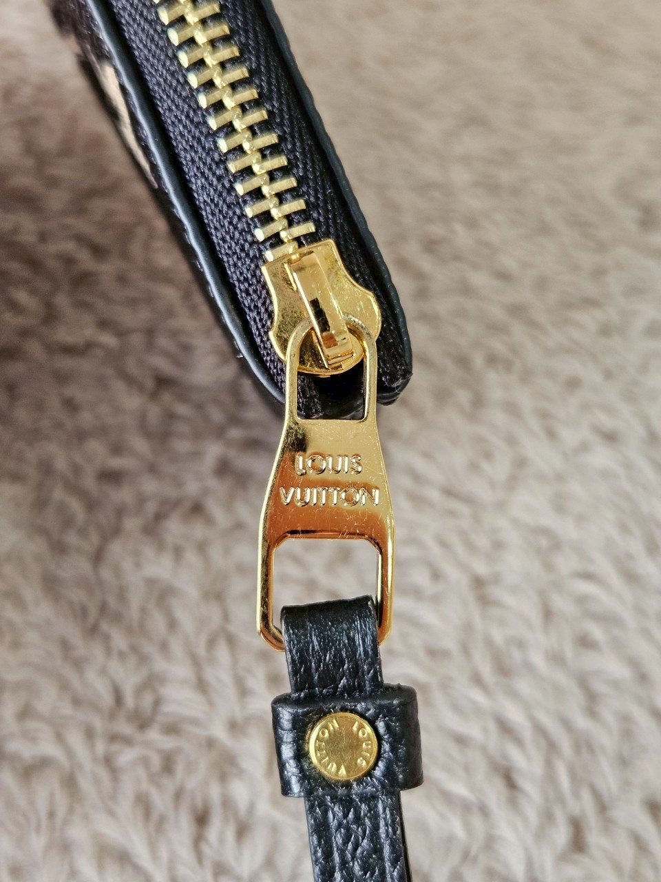 LV m80885 Key Pouch Bicolor Mono Emp Leather Black Beige