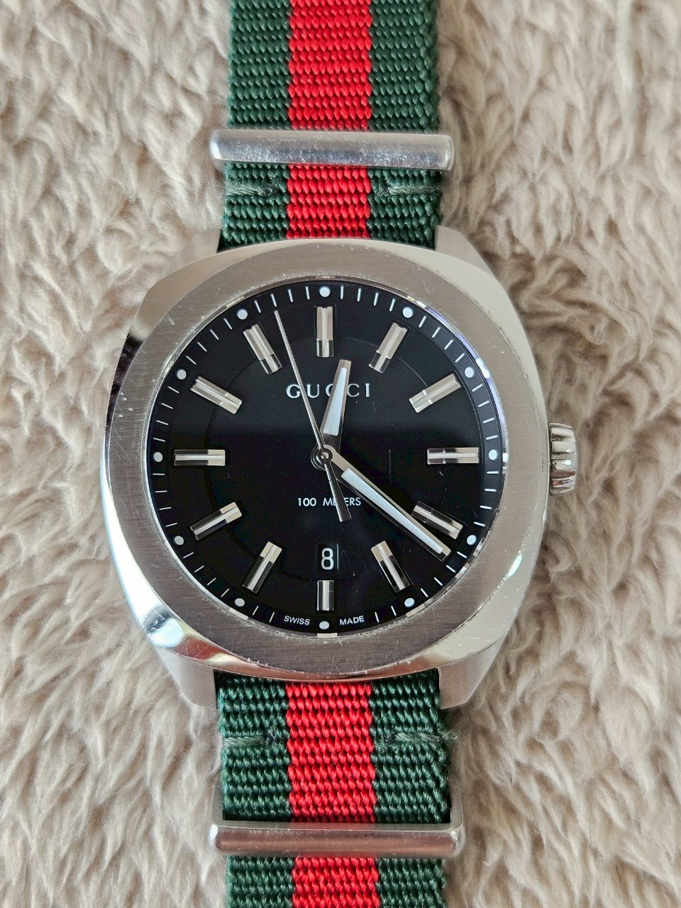 Gucci GG2570 Black Dial Watch สายเขียวแดง