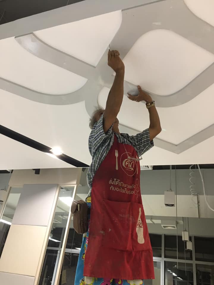 งานผลิตติดตั้งฉลุแผ่นพลาสวูด 10 มม. วิระยะประกันภัย โปีวเก็บสี ติดสติกเกอร์ พร้อมติดตั้งราคาโรงงาน