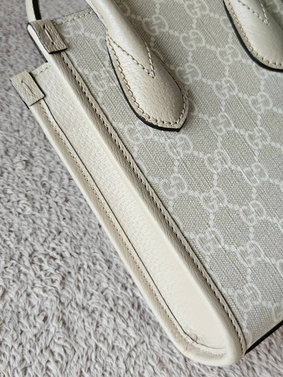 Gucci Mini Tote Interlocking Beige