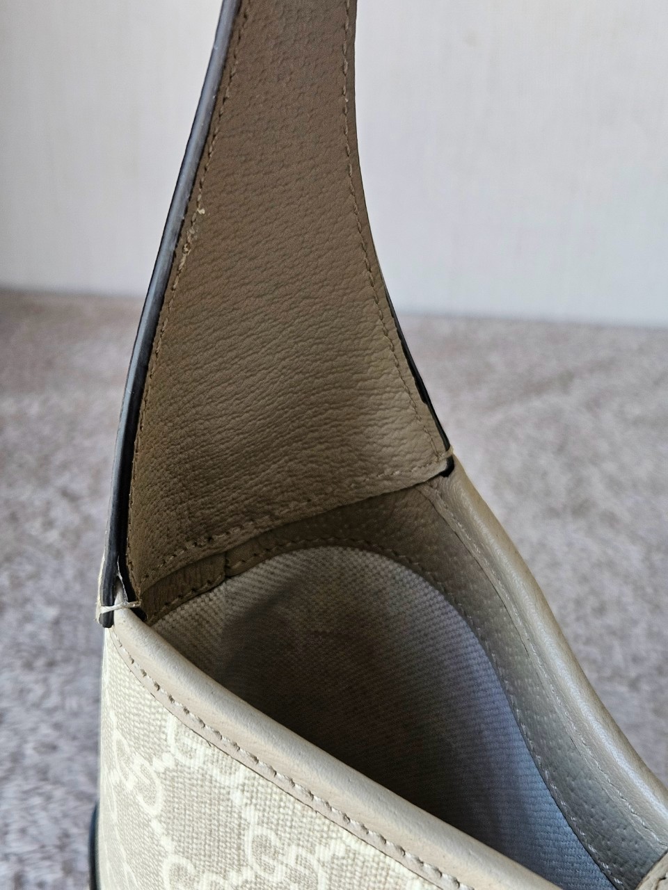 Gucci Jackie 1961 Small beige