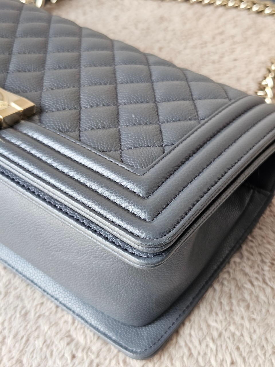 Chanel Boy 10 Cavier SHW สีเทา Microchip