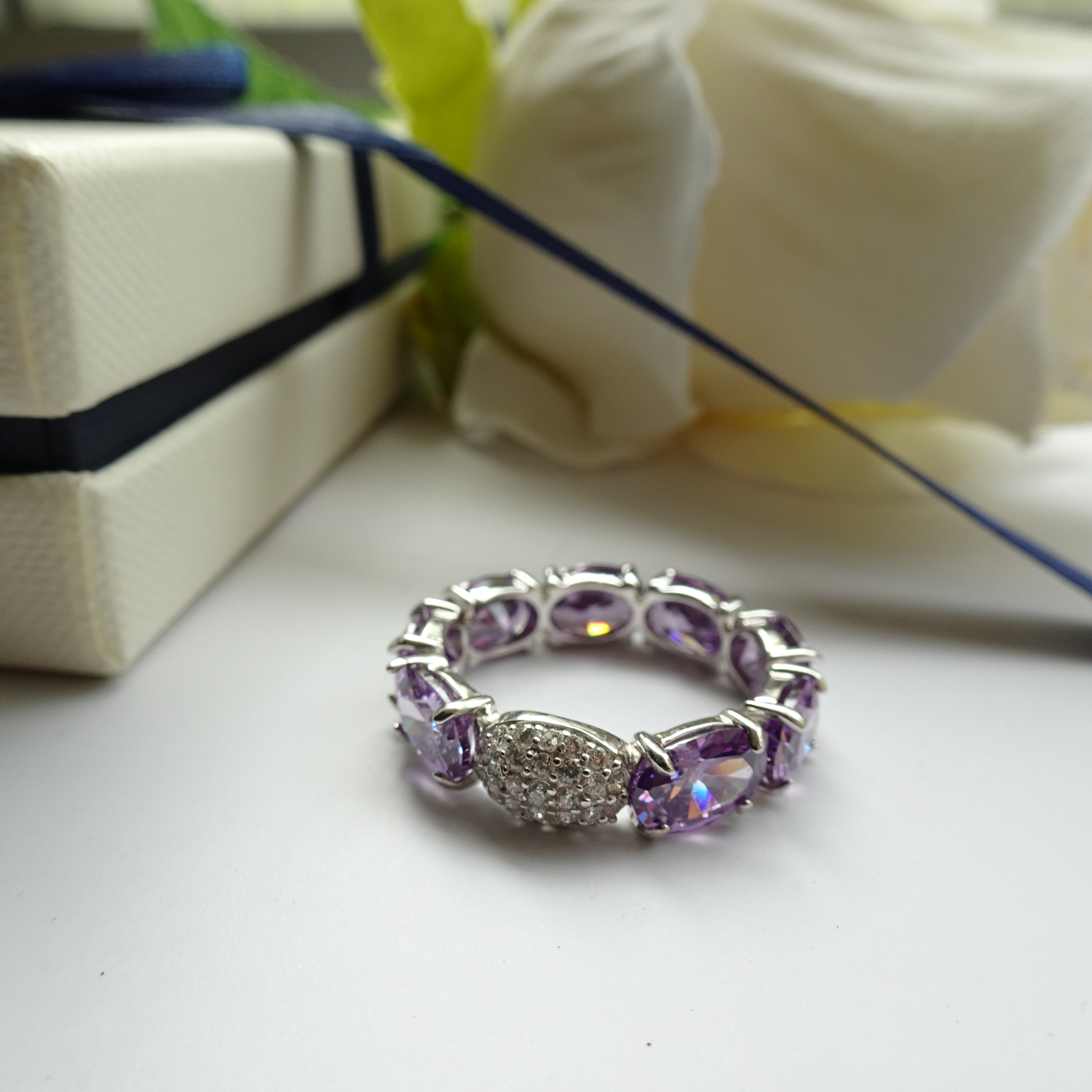 แหวนเพชรCZ สีม่วงสวย ฝังเพชร cz รอบวงเก๋มาก ตัวเรือนเงินแท้ silver925 ชิ้นงานปราณีต รับประกันคุณภาพสินค้า