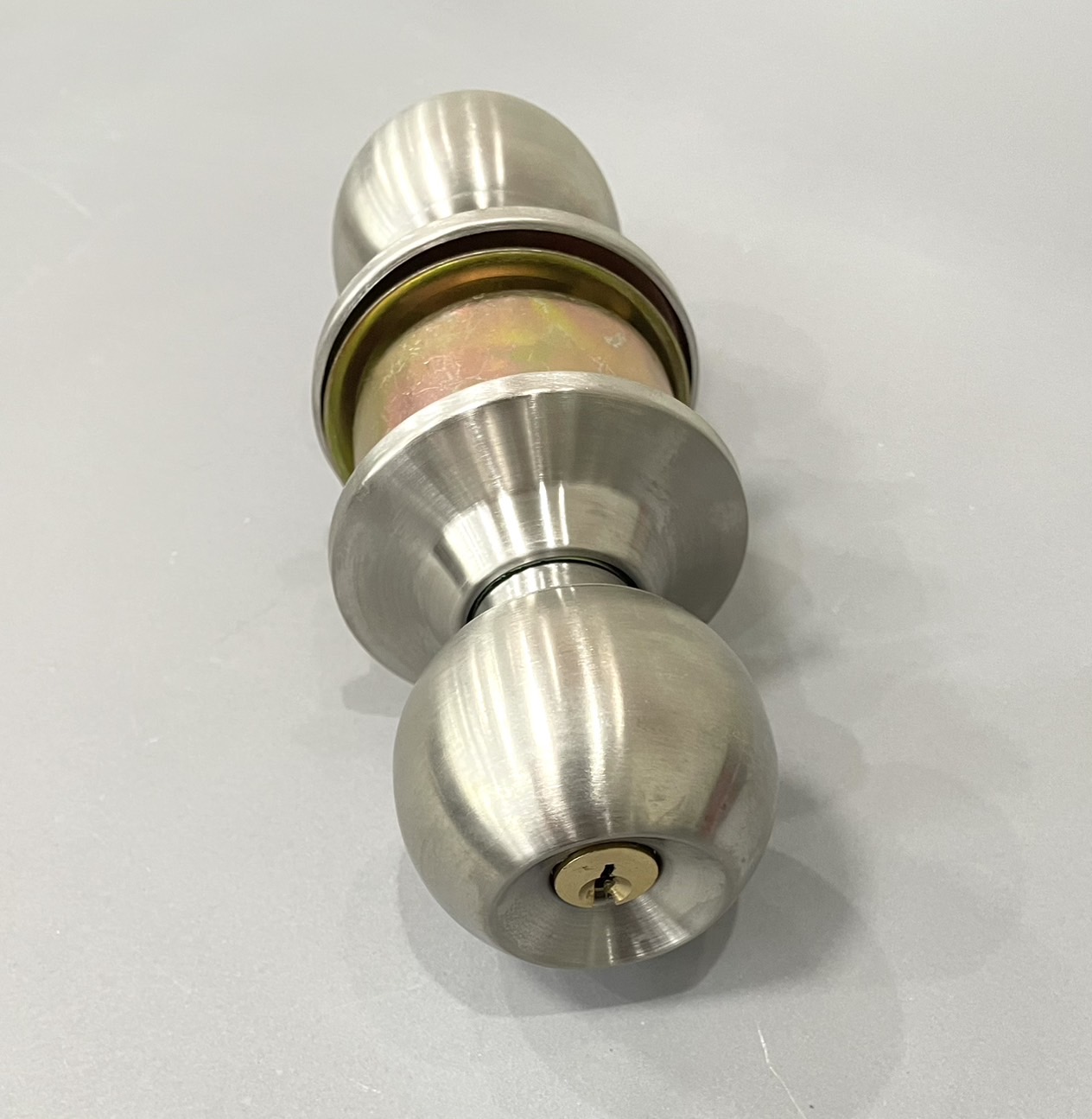 ลูกบิดประตู SOLO #641SS มีกุญแจ กลมด้าน รุ่นกล่อง